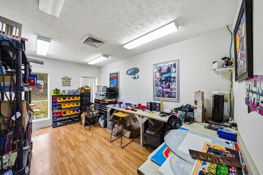 More Photos Of 2376 Business Center Cir, Sevierville Freestanding For Sale