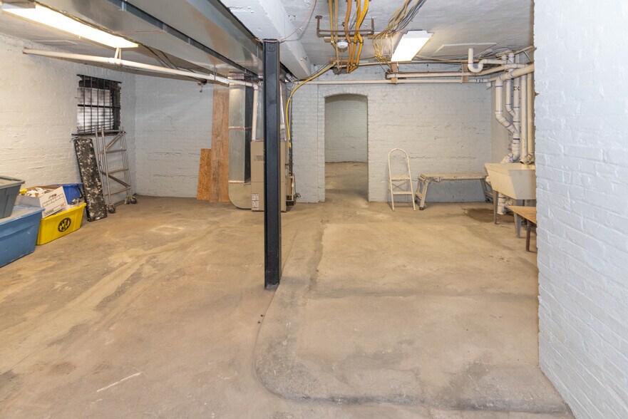 More Photos Of 2445 Lakeview Ave, Baltimore Apartments For Sale