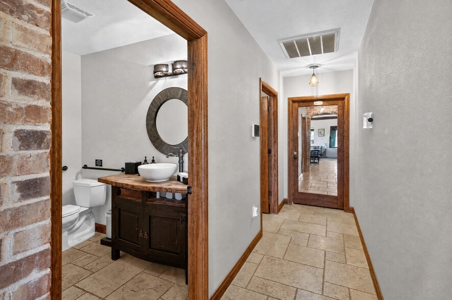 More Photos Of 14773 Coon Rd, Winnie Storefront Retail Residential For Sale
