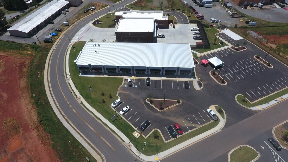 More Photos Of 11 Charley Harper Dr, Cartersville Medical For Lease