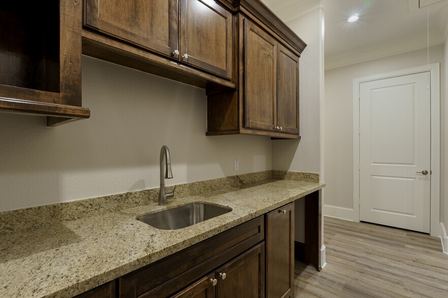 More Photos Of 19539 Champion Forest Dr, Spring Medical For Sale