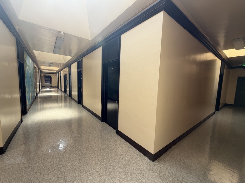 More Photos Of 6400-6404 Hollywood Blvd, Los Angeles Office For Lease