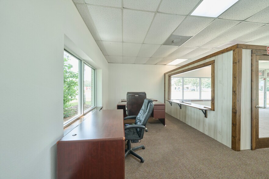 More Photos Of 182 S FM 356, Onalaska Office For Sale