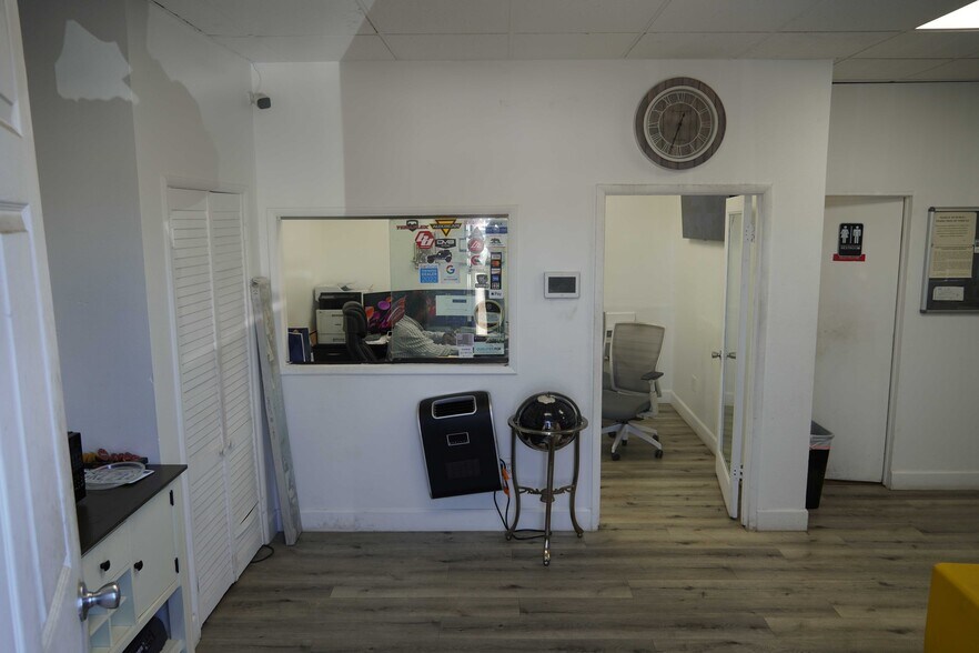 More Photos Of 10941 Hole Ave, Riverside Auto Repair For Sale