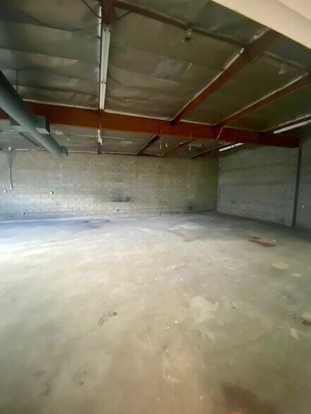 More Photos Of 13045 Telegraph Rd, Santa Fe Springs Manufacturing For Lease