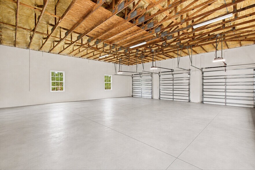More Photos Of 8146 Tropicaire Blvd, North Port Specialty For Sale