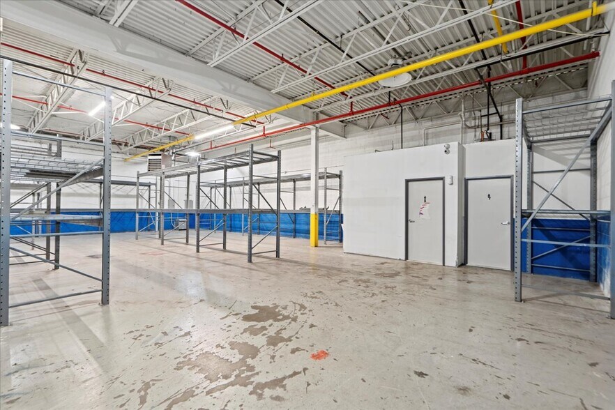 More Photos Of 30 Sherwood Ln, Fairfield Warehouse For Lease