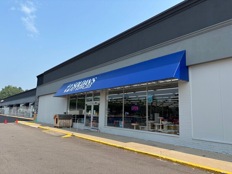 More Photos Of 515 Lansing St, Charlotte Unknown For Lease