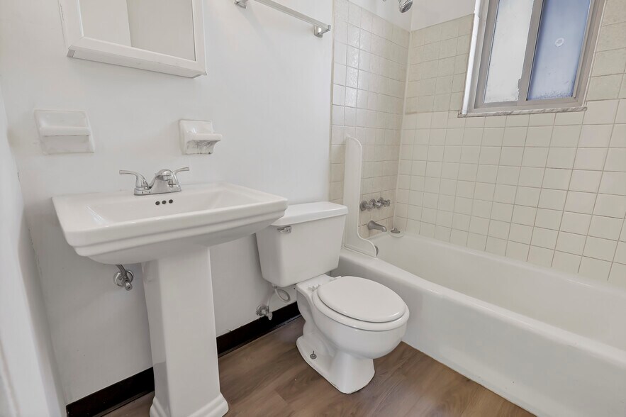 More Photos Of 1928 Agler Rd, Columbus Apartments For Sale