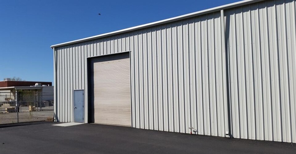 More Photos Of 445 E Menlo Ave, Hemet Warehouse For Lease