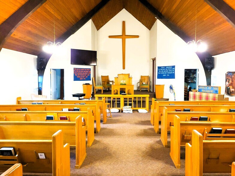 More Photos Of 96 Lewiston Ave, Willimantic Religious Facility For Sale