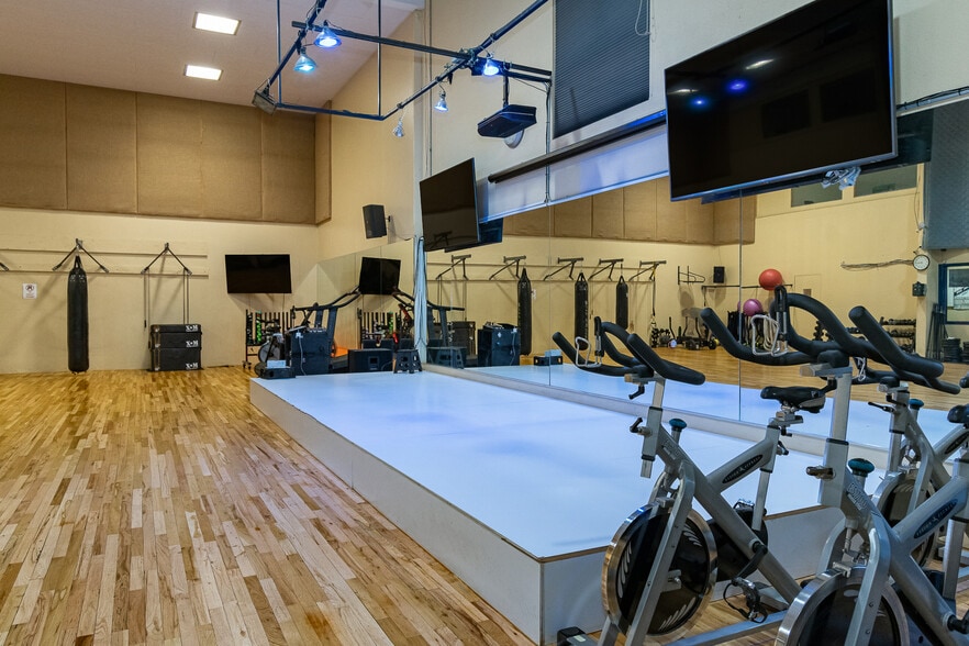 More Photos Of 415 Wingfield St, Ruidoso Health Club For Sale