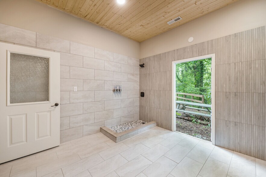 More Photos Of 364 Weaverville Rd, Asheville Medical For Sale
