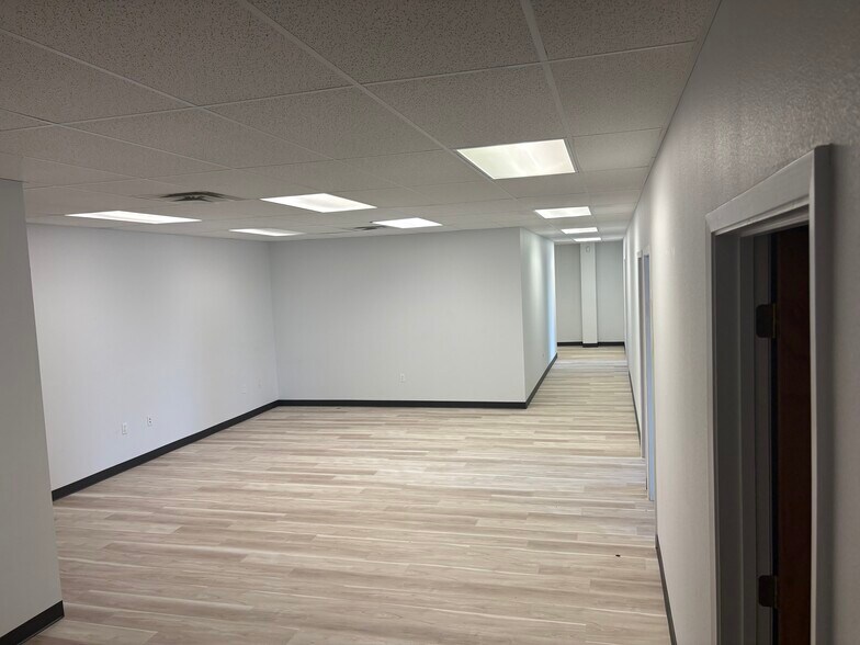 More Photos Of 1402 Holly Rd, Corpus Christi Truck Terminal For Lease