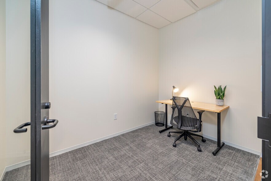 More Photos Of 201 E Washington St, Phoenix Coworking Space