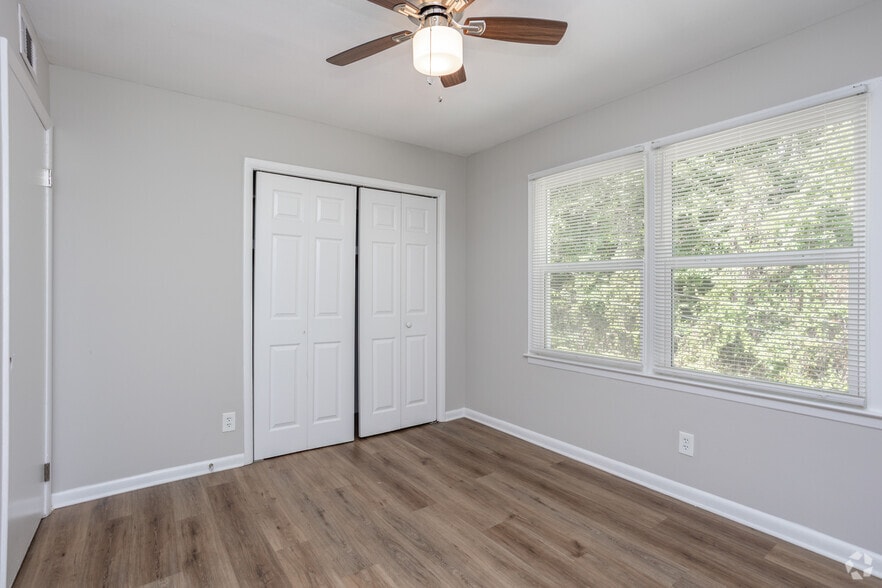 More Photos Of 4343 Victory Dr, Columbus Apartments For Sale