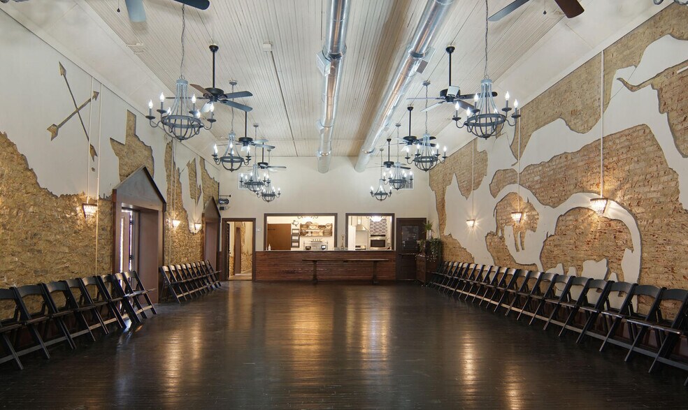 More Photos Of 124 Austin st, Comanche Bar For Sale