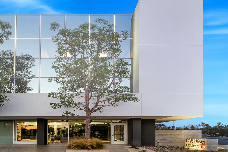 More Photos Of 2190 Towne Centre Pl, Anaheim Office For Sale