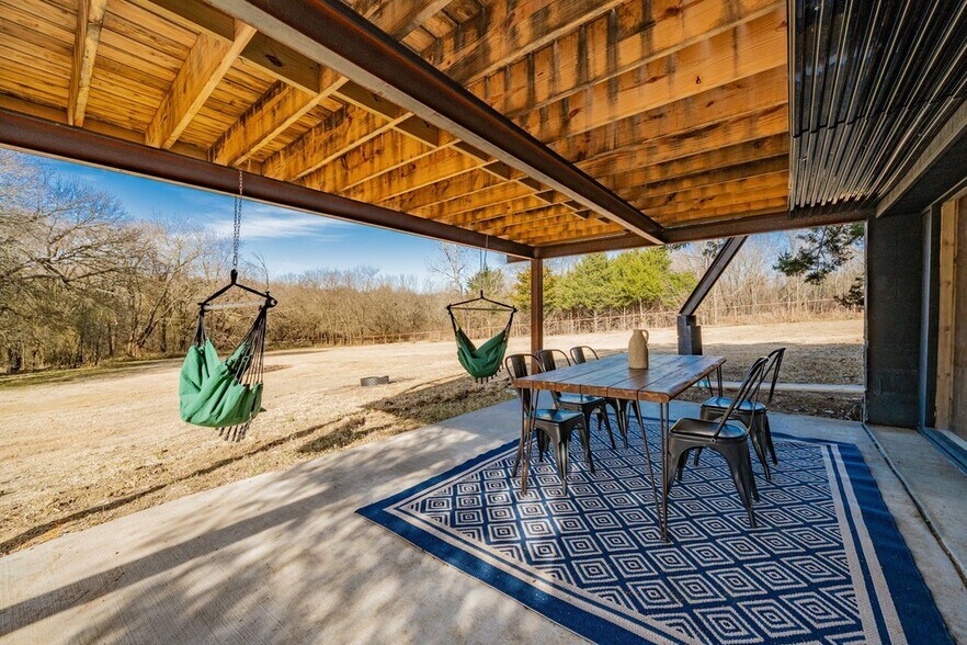 More Photos Of 691 Bear Rd, Van Alstyne Specialty For Sale