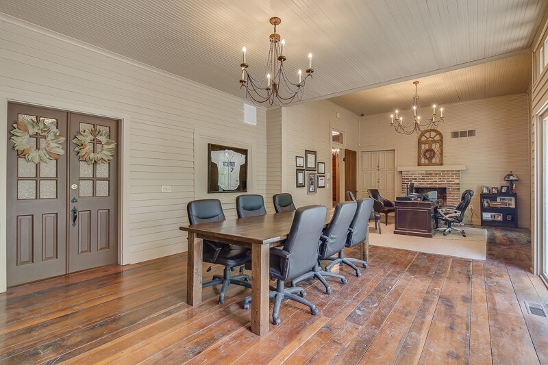 More Photos Of 7642 Poplar Pike, Germantown Office For Sale