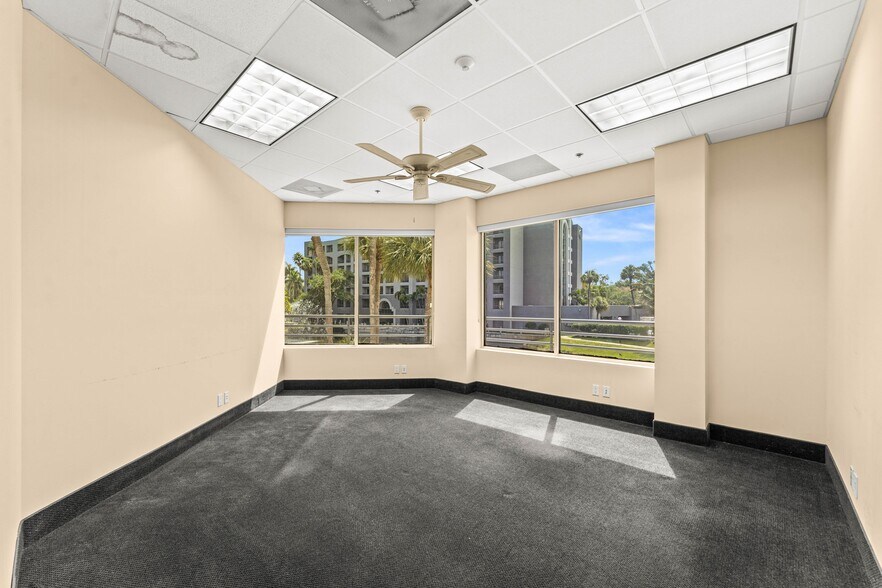 More Photos Of 7820-7860 Glades Rd, Boca Raton Office For Lease