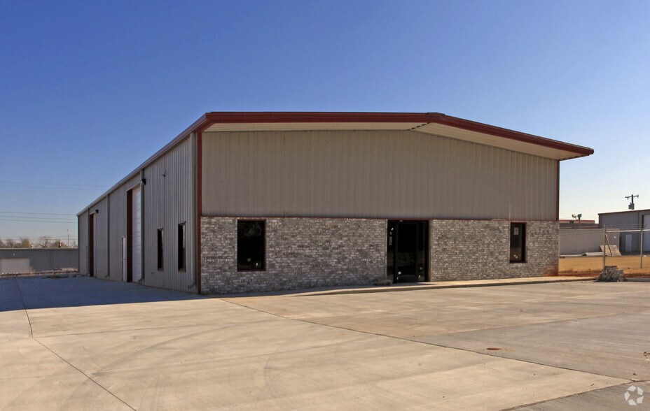 Primary Photo Of 2800 Global Pky, Midwest City Warehouse For Lease