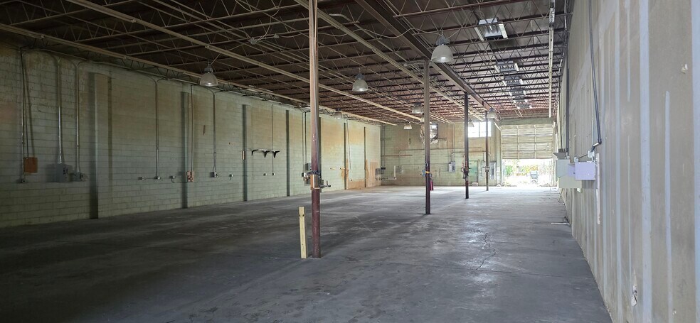 More Photos Of 310 W Grant St, Orlando Warehouse For Lease