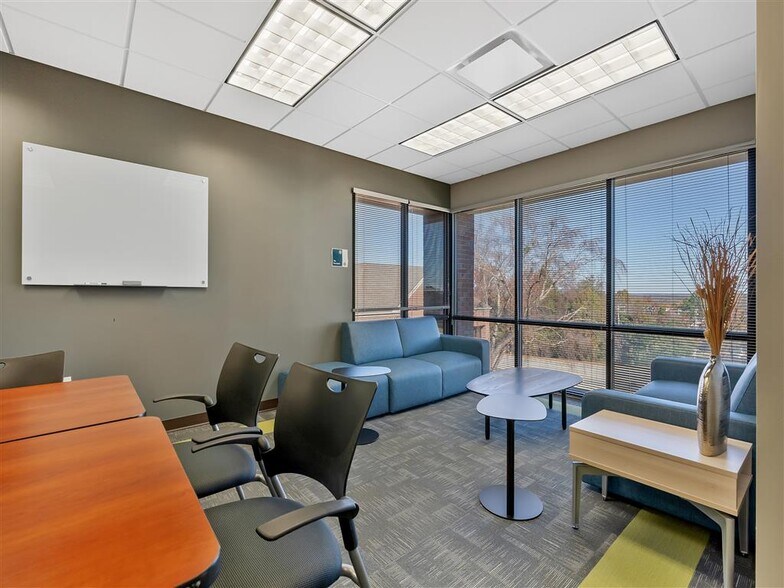 More Photos Of 330 Pelham Rd, Greenville Medical For Lease