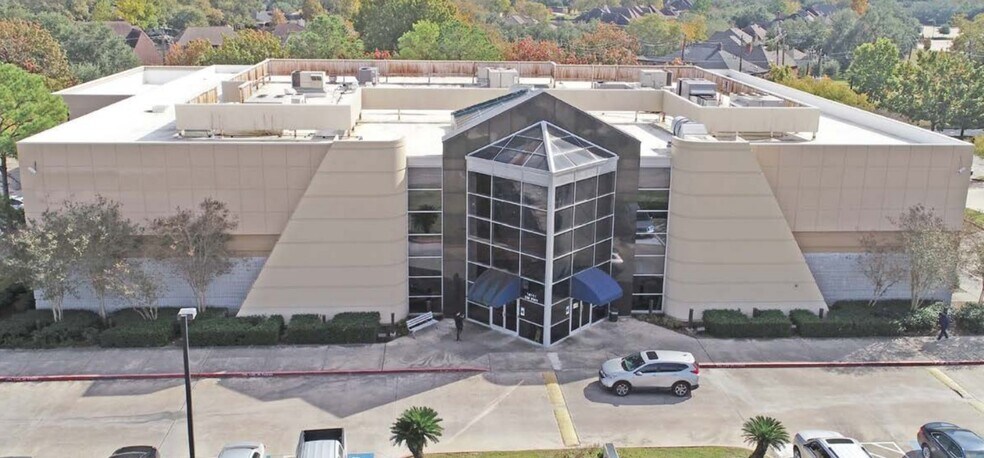 More Photos Of 14111 Southwest Fwy, Sugar Land Health Club For Lease