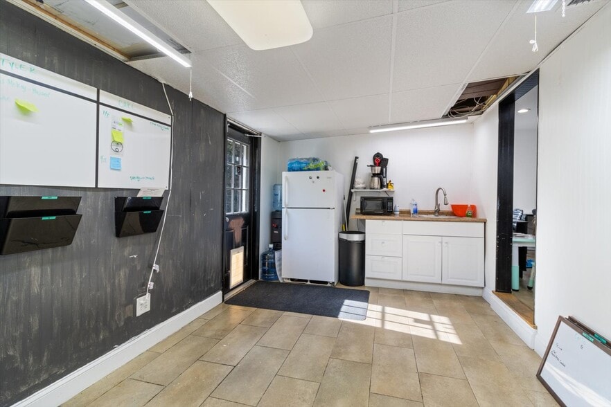 More Photos Of 7630 W Dunnellon Rd, Dunnellon Office For Sale