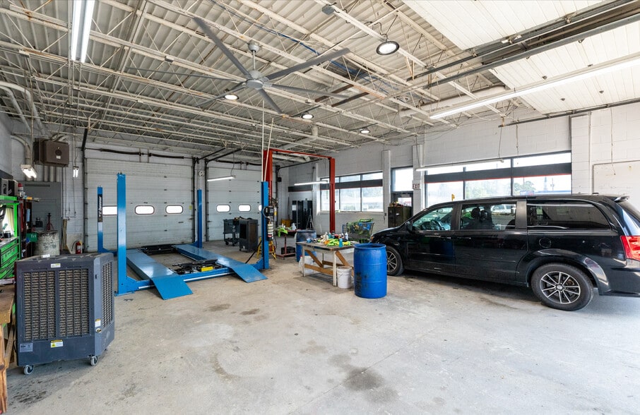 More Photos Of 447 Ossie Davis Pky, Waycross Auto Dealership For Sale