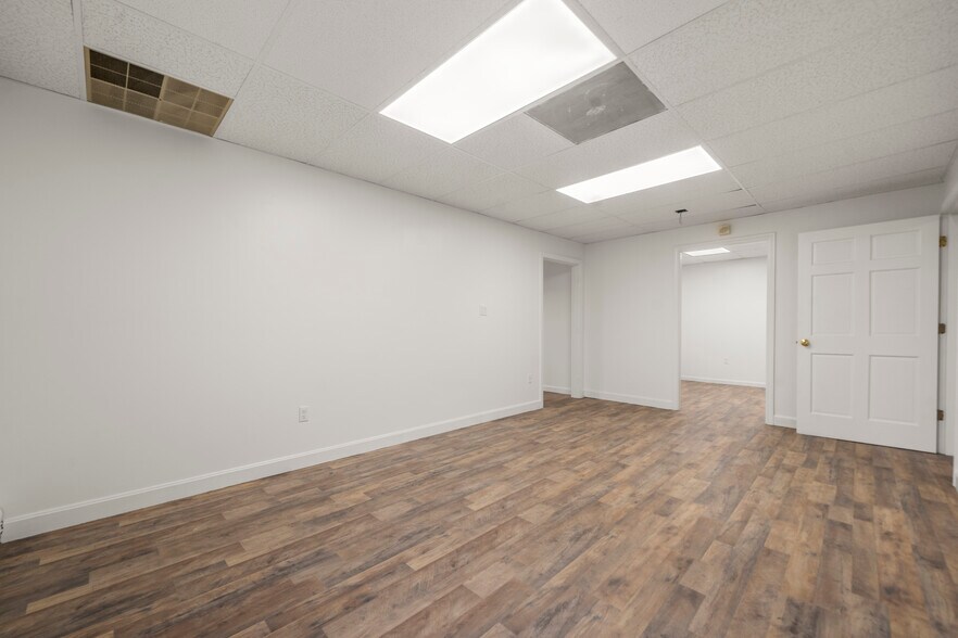 More Photos Of 597 Winthrop St, Taunton Manufacturing For Lease