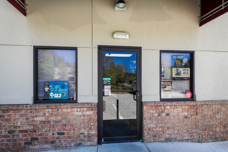 More Photos Of 1205 Old Ellis Rd, Roswell Self Storage For Lease