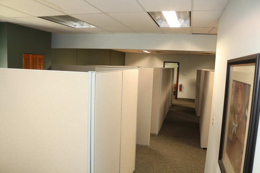 More Photos Of 801 S Durkin Dr, Springfield Office For Sale