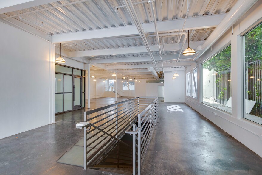More Photos Of 708 N Croft Ave, Los Angeles Office For Lease