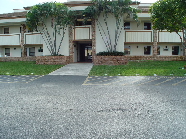More Photos Of 130 John F Kennedy Dr, Lake Worth Medical For Lease