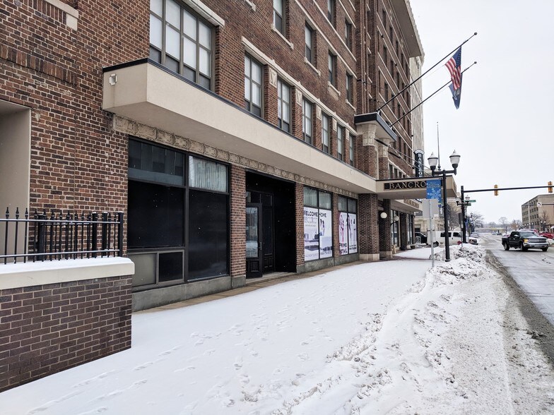 More Photos Of 107 S Washington Ave, Saginaw Apartments For Lease