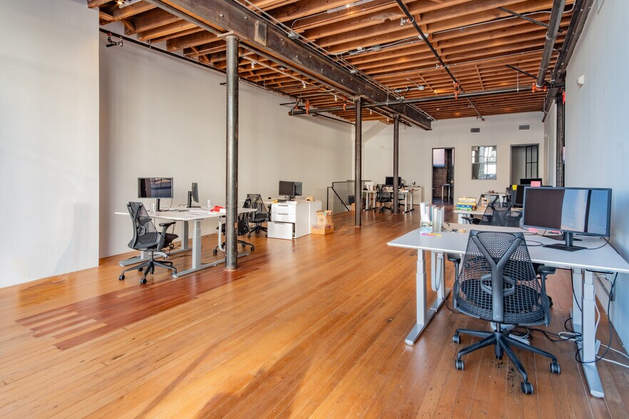 More Photos Of 646-654 N Spring St, Los Angeles Office For Sale