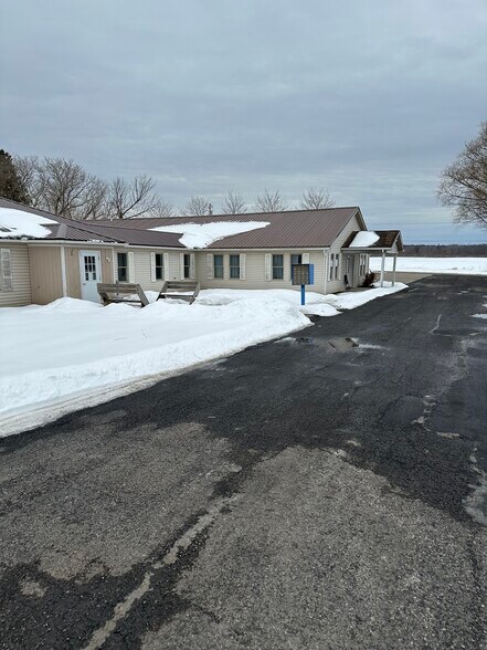 More Photos Of 6300 W Port Bay Rd, Wolcott Storefront For Lease