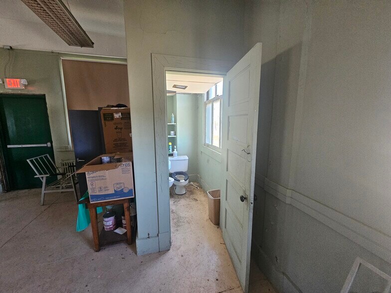 More Photos Of 173 Water St, Bridgeton Warehouse For Sale