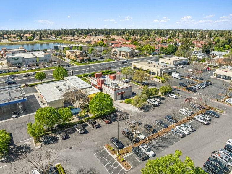 More Photos Of 8008 N Cedar Ave, Fresno Fast Food For Sale