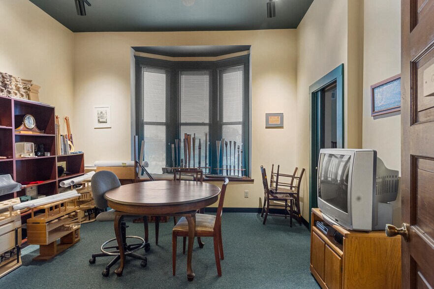 More Photos Of 112 W Hill St, Champaign Multifamily For Sale