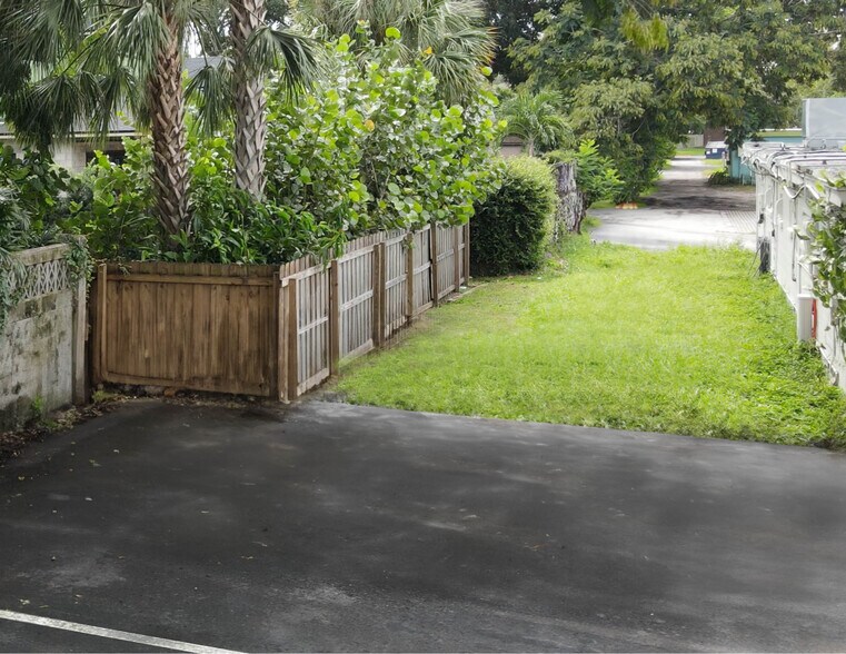 More Photos Of 1401 Edgewater Dr, Orlando Loft Creative Space For Sale