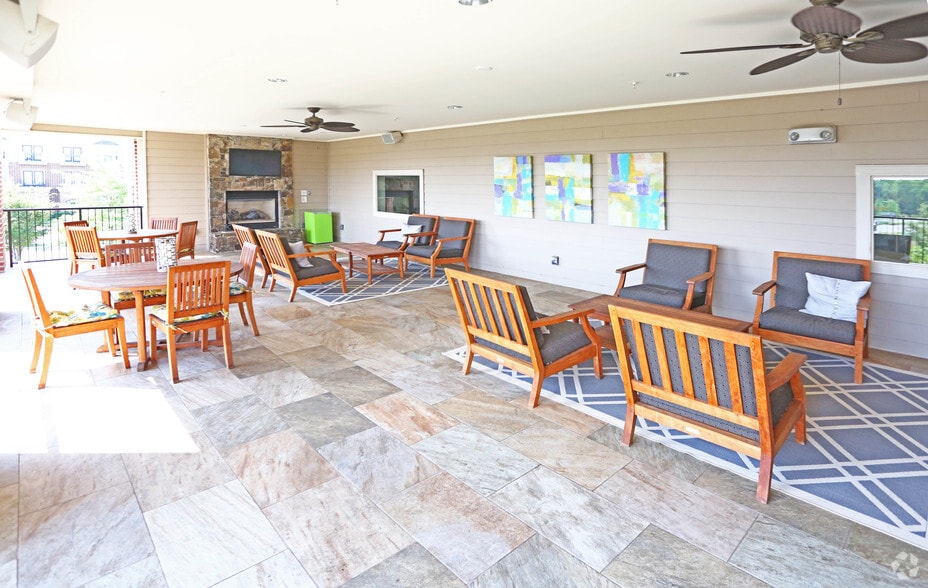 More Photos Of Mooreview Pky @ Loudoun County Pky, Ashburn Unknown For Lease