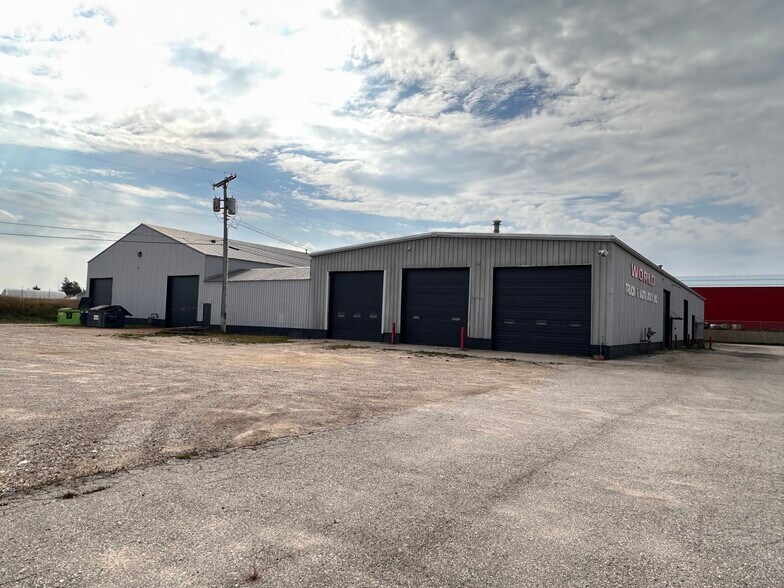 More Photos Of 3945 S Blue Star Dr, Traverse City Service For Sale