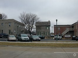More Photos Of 401-403 NE Jefferson Ave, Peoria Office For Lease