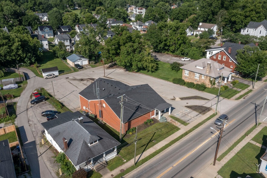 More Photos Of 308 W Lexington Ave, Winchester Office For Sale