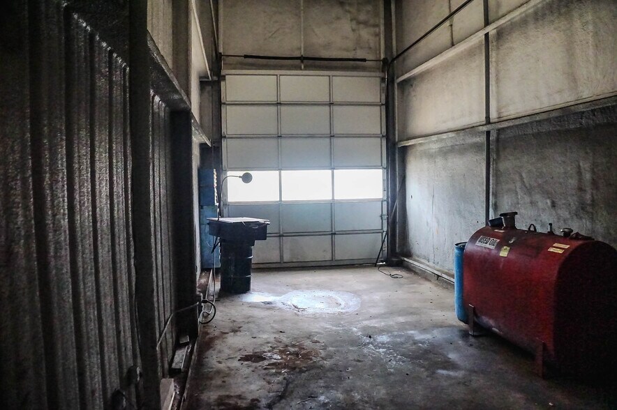 More Photos Of 3015 Fort Worth Hwy, Hudson Oaks Auto Dealership For Lease