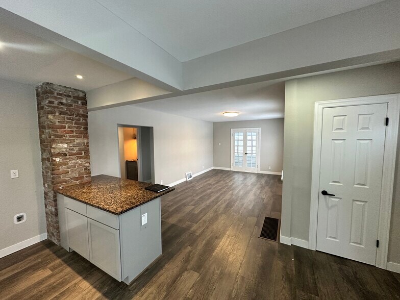 More Photos Of 336 Lincoln Hwy, New Haven Office For Lease