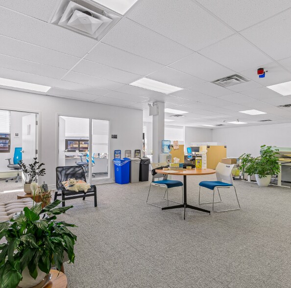 More Photos Of 385 Princess St, Kingston Office For Sale